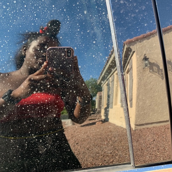 Meet your Posher, Essence - Picture 1 of 1